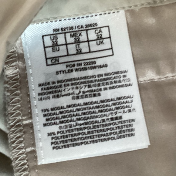 862. Guess Beige Cuffed & Tappered Slack EUC Size 32 - Picture 5 of 7